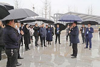 鼎城區(qū)招商推介會(huì)走進(jìn)陽明湖公園項(xiàng)目建設(shè)現(xiàn)場